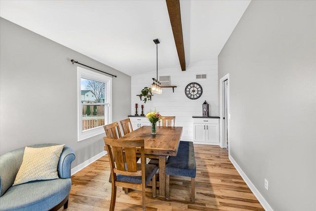 102 Kensington Lane, Waunakee, WI 53597