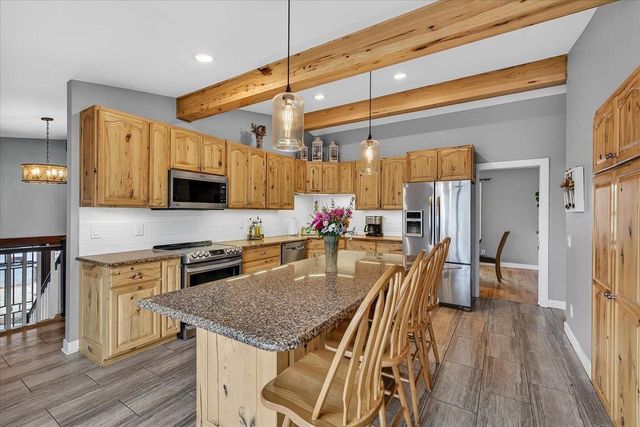 102 Kensington Lane, Waunakee, WI 53597