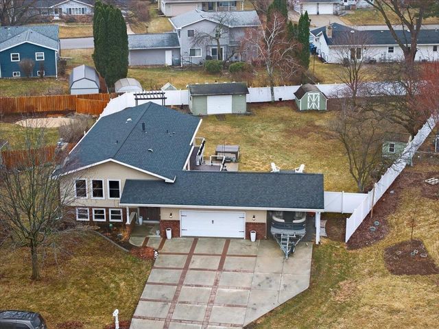 102 Kensington Lane, Waunakee, WI 53597