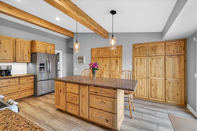 102 Kensington Lane, Waunakee, WI 53597