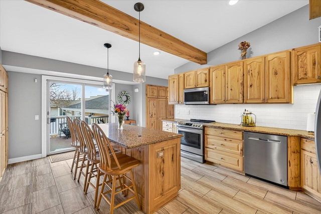 102 Kensington Lane, Waunakee, WI 53597