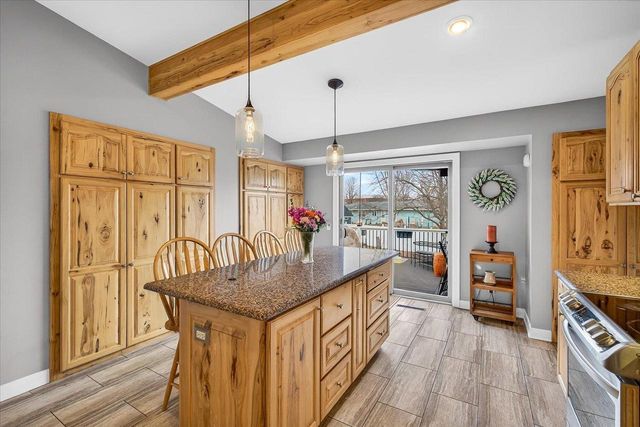 102 Kensington Lane, Waunakee, WI 53597