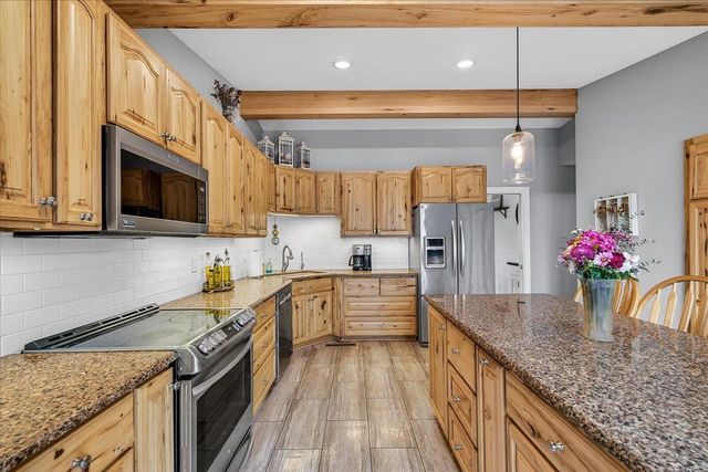 102 Kensington Lane, Waunakee, WI 53597