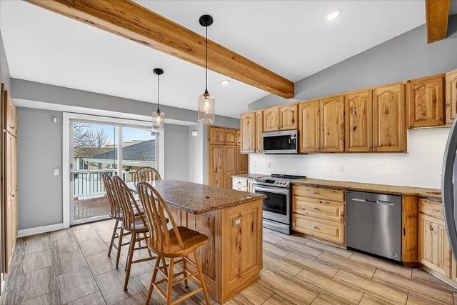 102 Kensington Lane, Waunakee, WI 53597