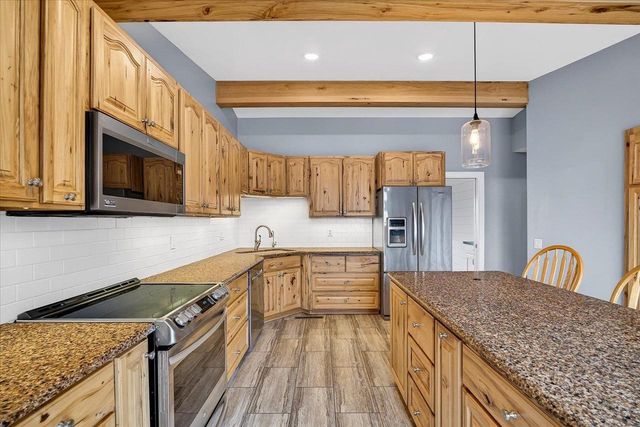 102 Kensington Lane, Waunakee, WI 53597