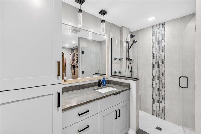 102 Kensington Lane, Waunakee, WI 53597