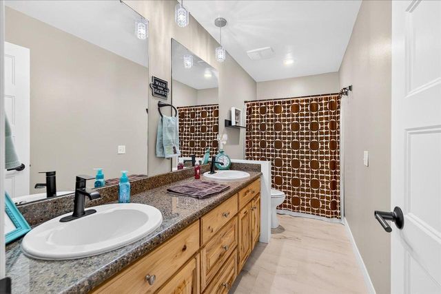 102 Kensington Lane, Waunakee, WI 53597