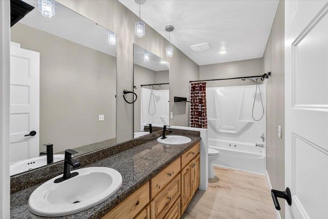 102 Kensington Lane, Waunakee, WI 53597