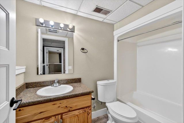 102 Kensington Lane, Waunakee, WI 53597