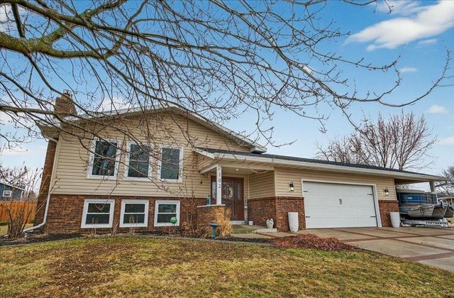 102 Kensington Lane, Waunakee, WI 53597
