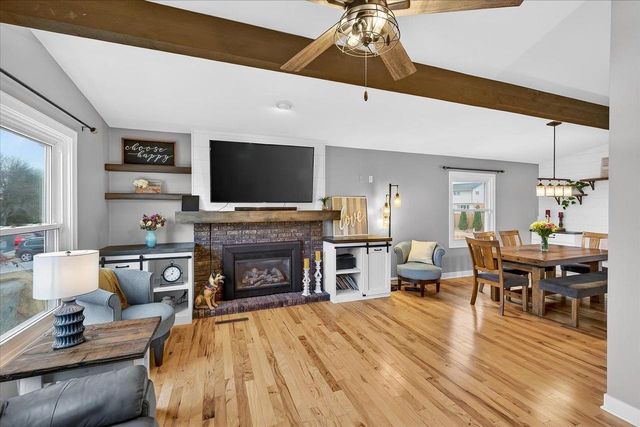 102 Kensington Lane, Waunakee, WI 53597