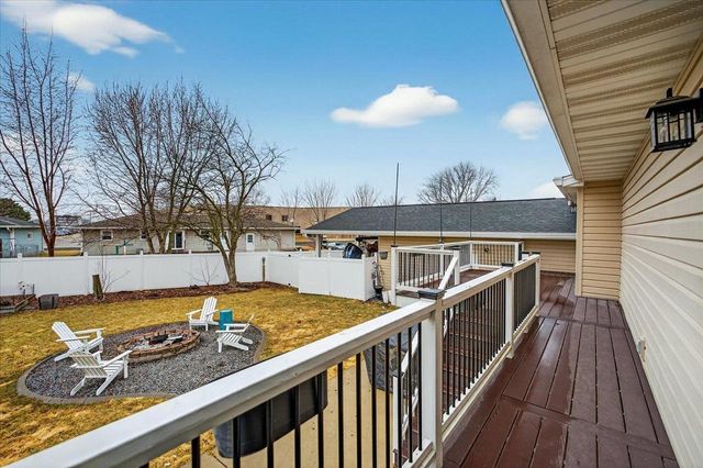 102 Kensington Lane, Waunakee, WI 53597