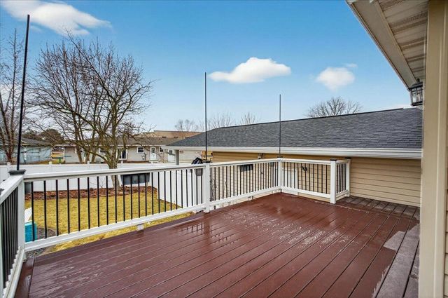 102 Kensington Lane, Waunakee, WI 53597