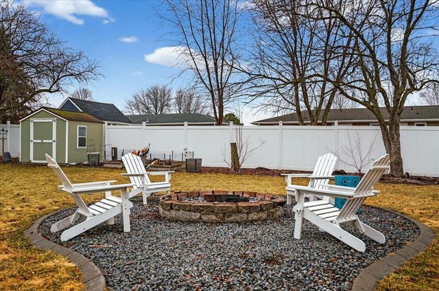 102 Kensington Lane, Waunakee, WI 53597