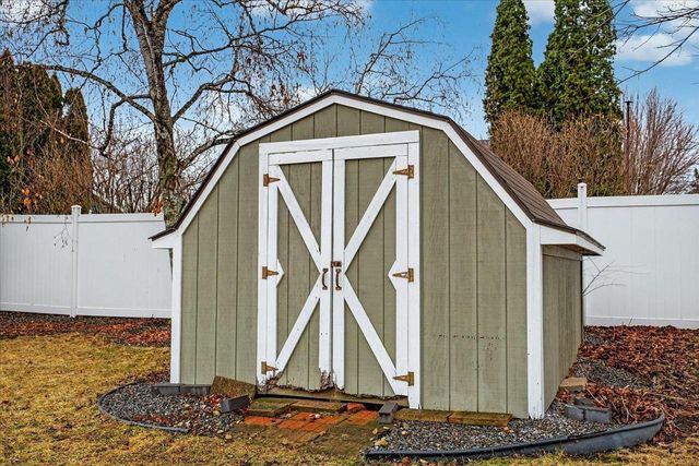 102 Kensington Lane, Waunakee, WI 53597