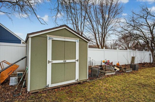 102 Kensington Lane, Waunakee, WI 53597