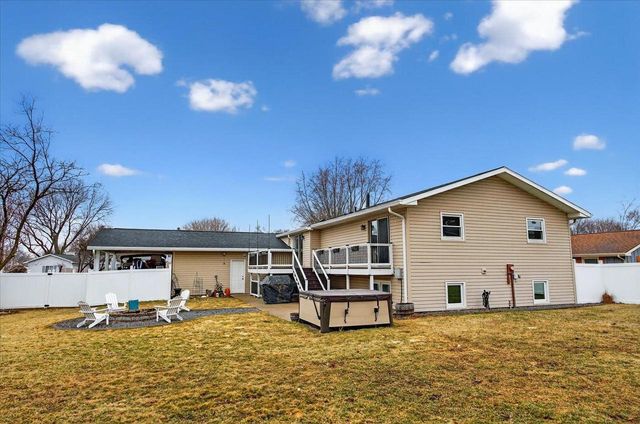 102 Kensington Lane, Waunakee, WI 53597