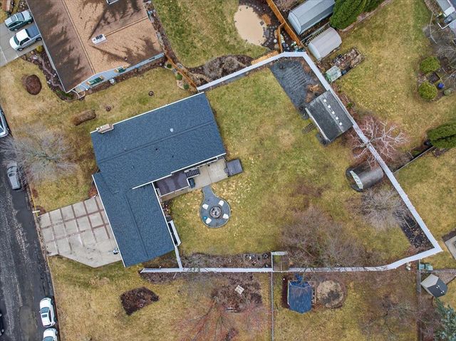 102 Kensington Lane, Waunakee, WI 53597