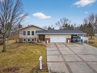 102 Kensington Lane, Waunakee, WI 53597
