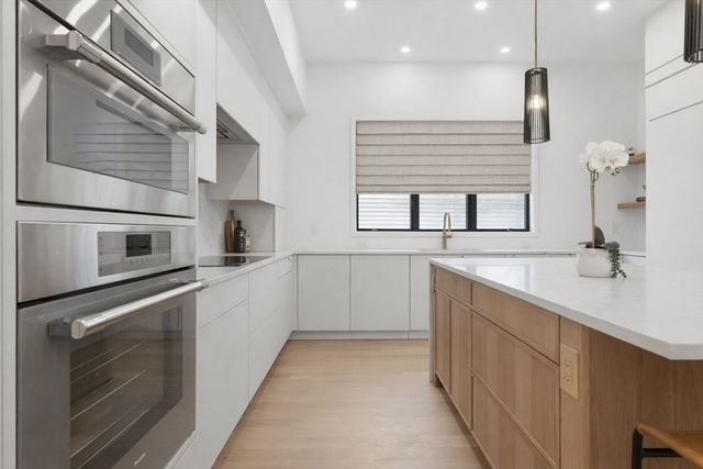 156 Langley Rd 156, Newton, MA 02459