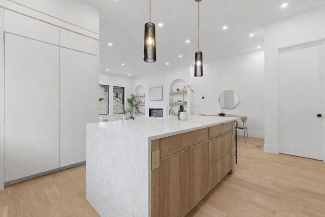 156 Langley Rd 156, Newton, MA 02459