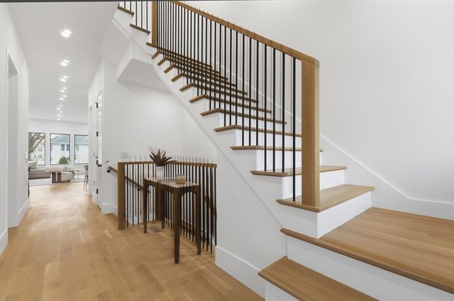 156 Langley Rd 156, Newton, MA 02459