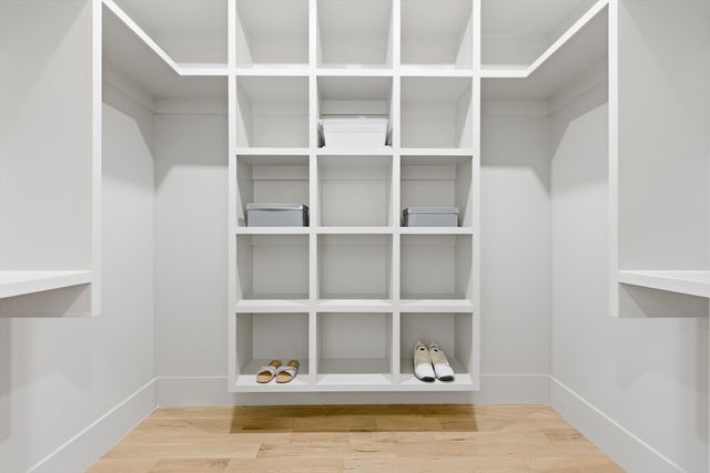 156 Langley Rd 156, Newton, MA 02459