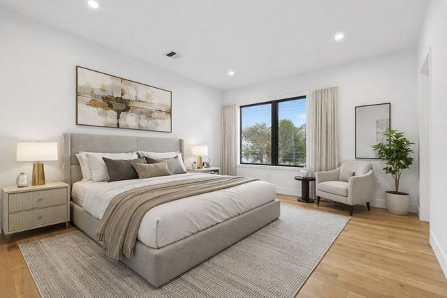 156 Langley Rd 156, Newton, MA 02459