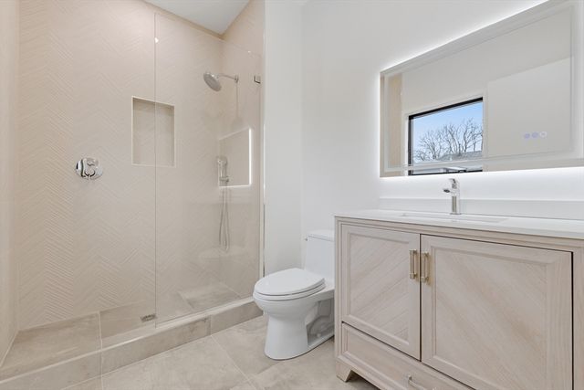 156 Langley Rd 156, Newton, MA 02459