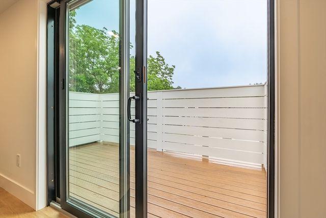 156 Langley Rd 156, Newton, MA 02459