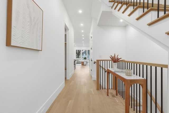 156 Langley Rd 156, Newton, MA 02459