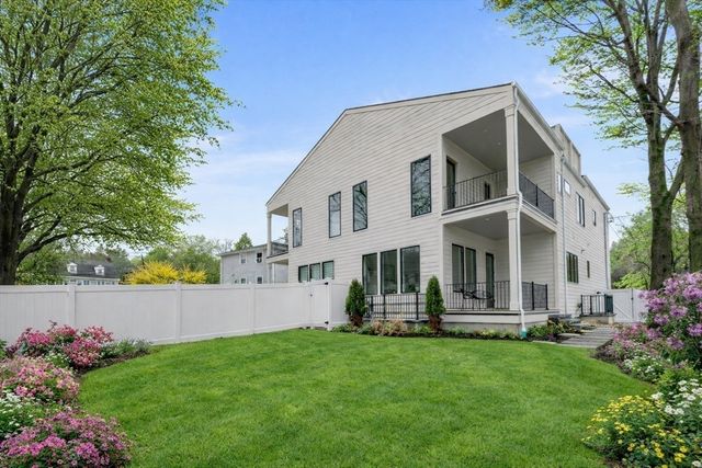 156 Langley Rd 156, Newton, MA 02459