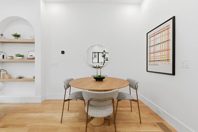 156 Langley Rd 156, Newton, MA 02459