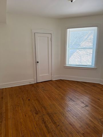 7741 S Yates Boulevard 3, Chicago, IL 60649