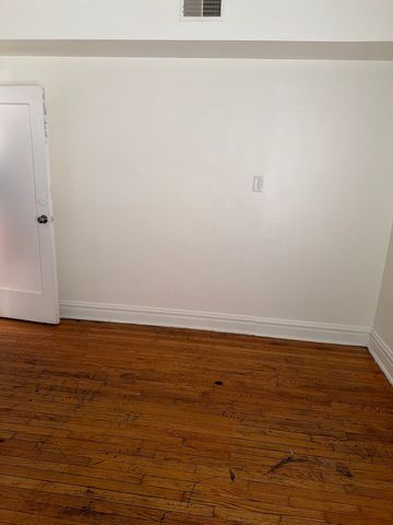 7741 S Yates Boulevard 3, Chicago, IL 60649