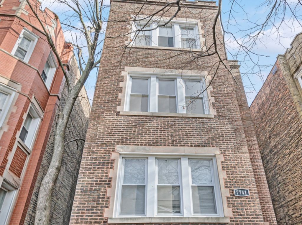 7741 S Yates Boulevard 3, Chicago, IL 60649
