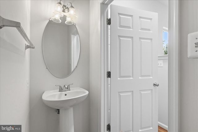 45618 GRAND CENTRAL SQ, Sterling, VA 20166