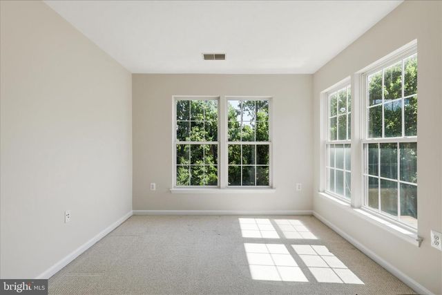 45618 GRAND CENTRAL SQ, Sterling, VA 20166