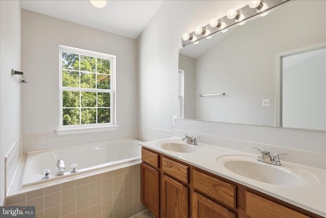 45618 GRAND CENTRAL SQ, Sterling, VA 20166
