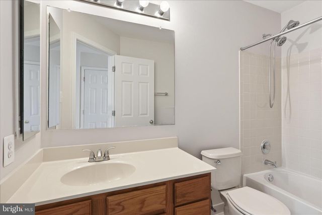 45618 GRAND CENTRAL SQ, Sterling, VA 20166