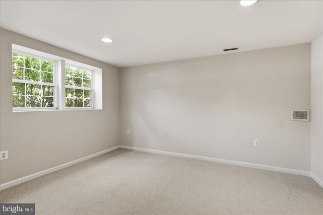 45618 GRAND CENTRAL SQ, Sterling, VA 20166