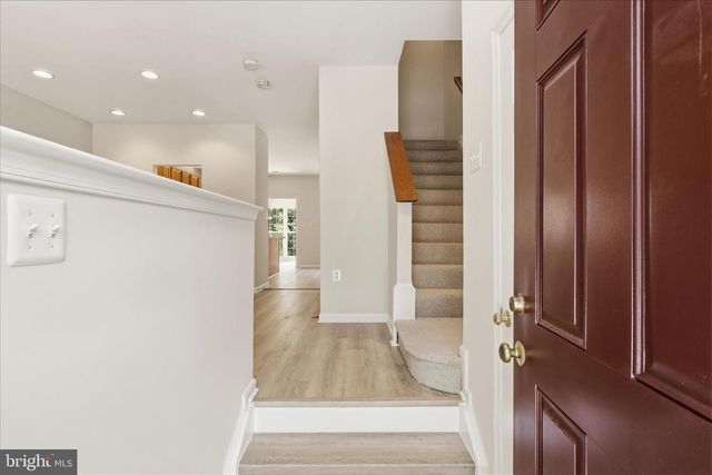 45618 GRAND CENTRAL SQ, Sterling, VA 20166