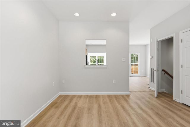 45618 GRAND CENTRAL SQ, Sterling, VA 20166