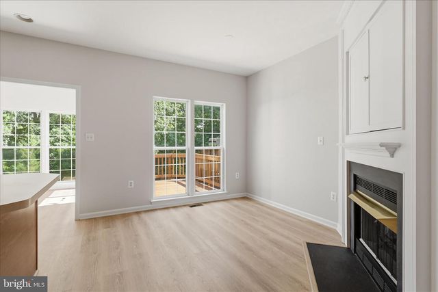 45618 GRAND CENTRAL SQ, Sterling, VA 20166