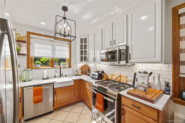 2053 Van Hoesen Avenue, Bronx, NY 10461