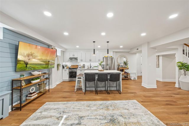 2053 Van Hoesen Avenue, Bronx, NY 10461