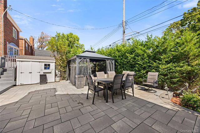 2053 Van Hoesen Avenue, Bronx, NY 10461