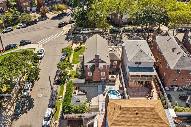 2053 Van Hoesen Avenue, Bronx, NY 10461