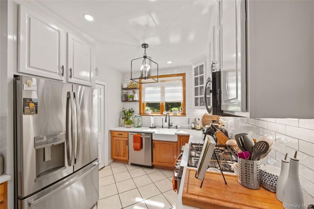 2053 Van Hoesen Avenue, Bronx, NY 10461