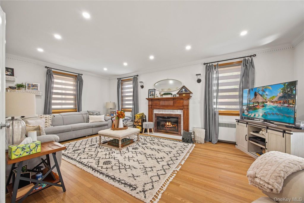 2053 Van Hoesen Avenue, Bronx, NY 10461 — photo 4